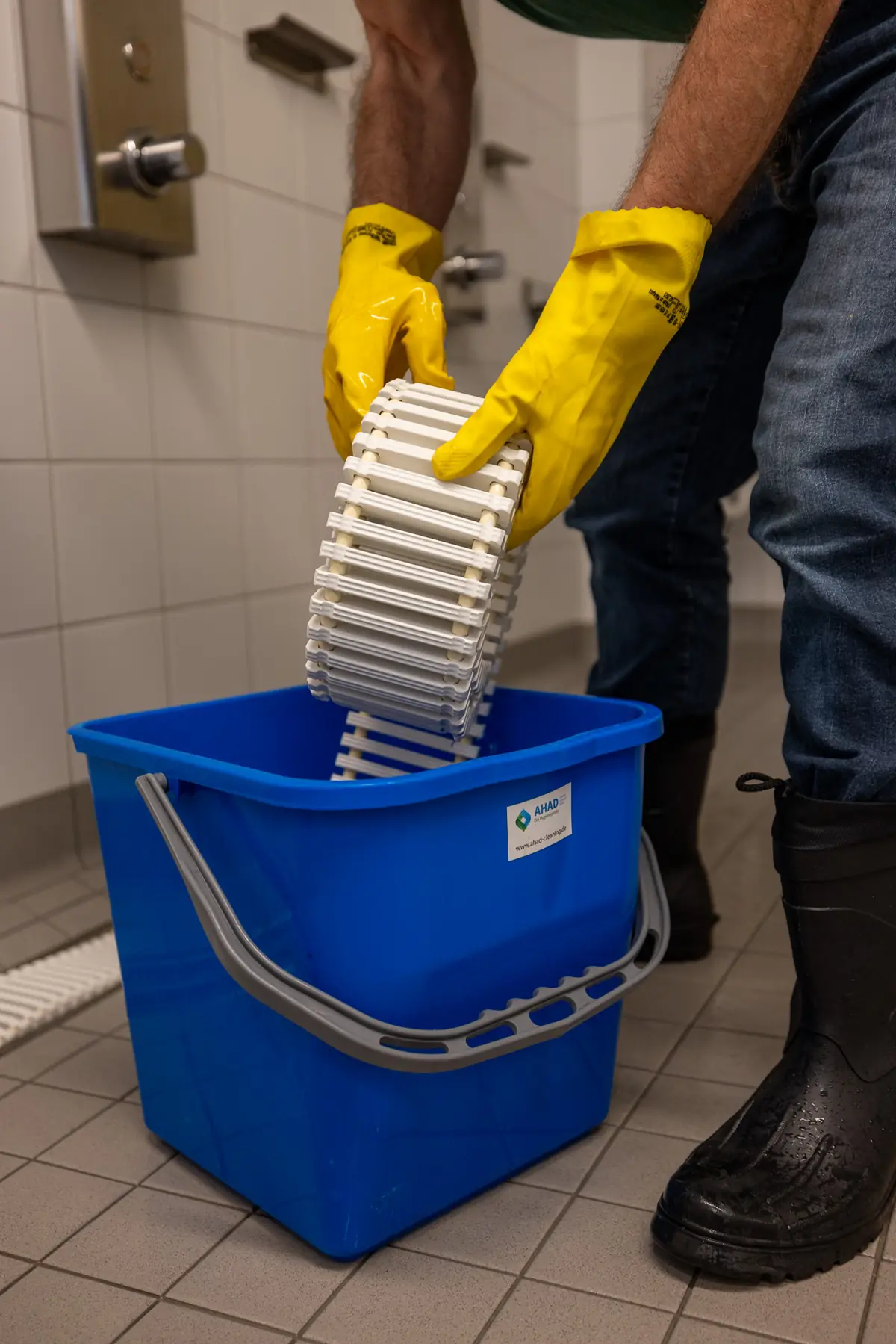 Reinigung einer Küchenabluftanlage nach VDI 2052